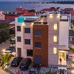 Grandpalazzo With Rooftop Swimming Pool *