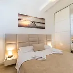 Grandpalazzo With Rooftop Swimming Pool *