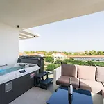 Grandpalazzo With Rooftop Swimming Pool *