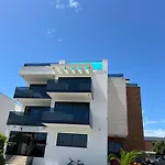 Lägenhet Grandpalazzo With Rooftop Swimming Pool