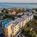 Grandpalazzo With Rooftop Swimming Pool Vir