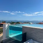 Grandpalazzo With Rooftop Swimming Pool
