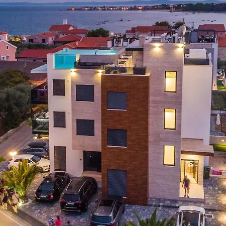 Grandpalazzo With Rooftop Swimming Pool *