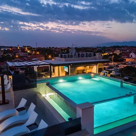 شقة Grandpalazzo With Rooftop Swimming Pool