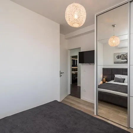 Grandpalazzo Apartman *