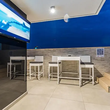 Grandpalazzo With Rooftop Swimming Pool شقة *