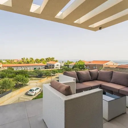 شقة Grandpalazzo With Rooftop Swimming Pool