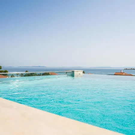 Grandpalazzo With Rooftop Swimming Pool *