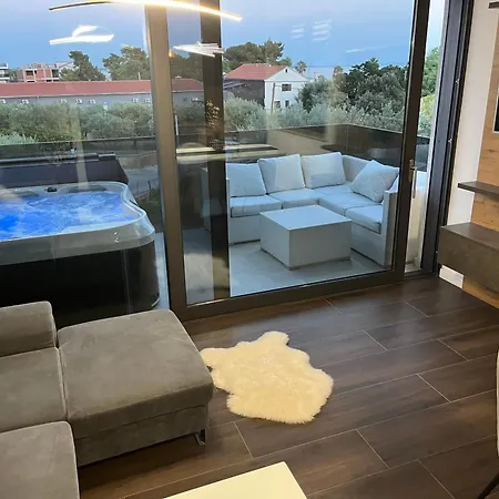 Grandpalazzo With Rooftop Swimming Pool شقة
