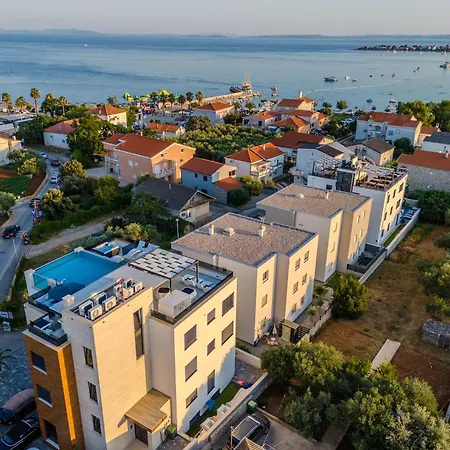 Grandpalazzo With Rooftop Swimming Pool فير