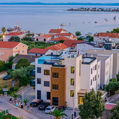 Grandpalazzo With Rooftop Swimming Pool شقة