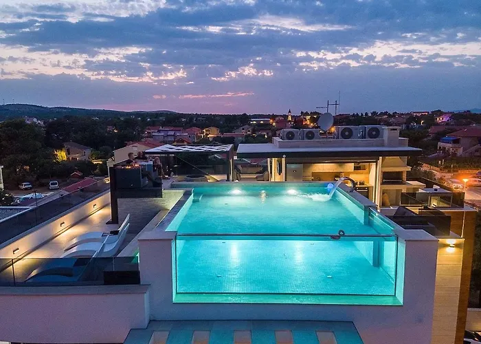 Grandpalazzo With Rooftop Swimming Pool Apartment *