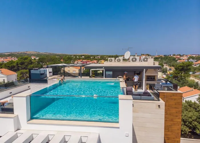 Grandpalazzo With Rooftop Swimming Pool *