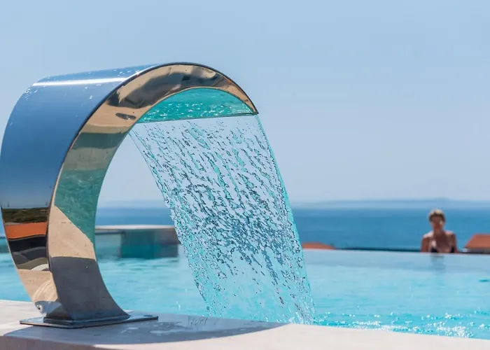Apartment Grandpalazzo With Rooftop Swimming Pool Vir