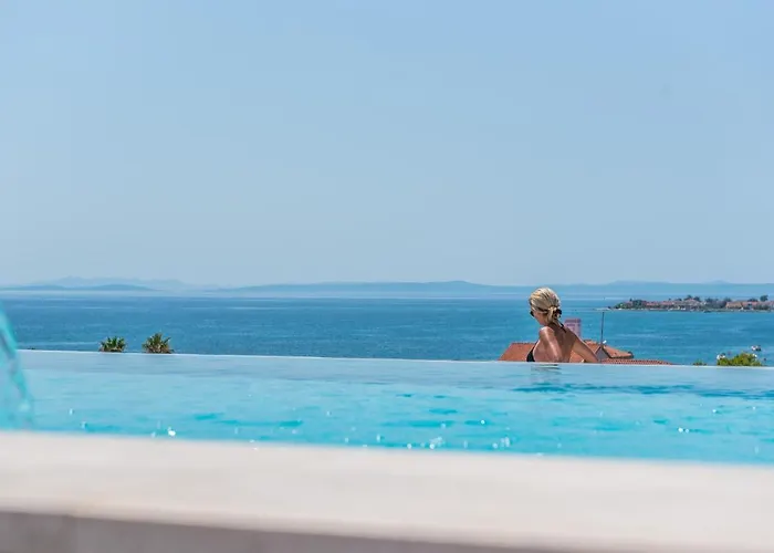 Apartamento Grandpalazzo With Rooftop Swimming Pool Vir
