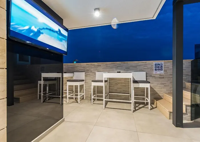 Grandpalazzo With Rooftop Swimming Pool Apartment *