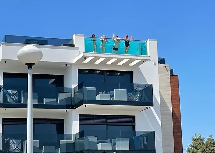 Grandpalazzo With Rooftop Swimming Pool Apartment