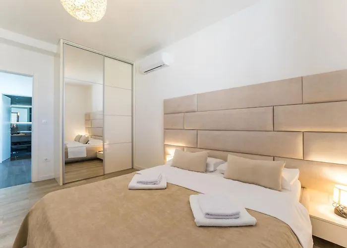 Grandpalazzo With Rooftop Swimming Pool Apartment *