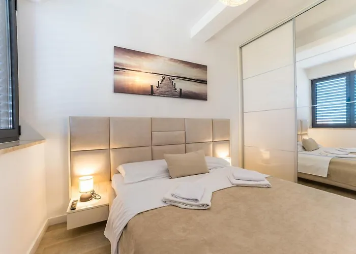 Grandpalazzo With Rooftop Swimming Pool *