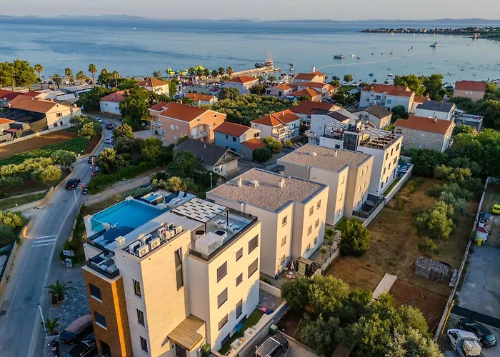 Grandpalazzo With Rooftop Swimming Pool Vir