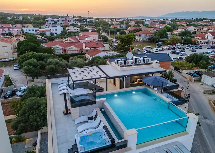 Apartment Grandpalazzo With Rooftop Swimming Pool Vir