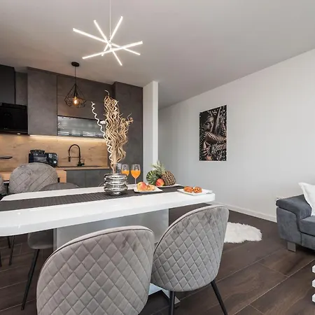 Grandpalazzo With Rooftop Swimming Pool *