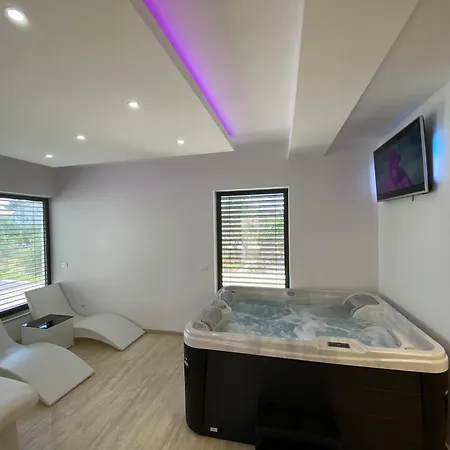 Apartamento Grandpalazzo With Rooftop Swimming Pool *