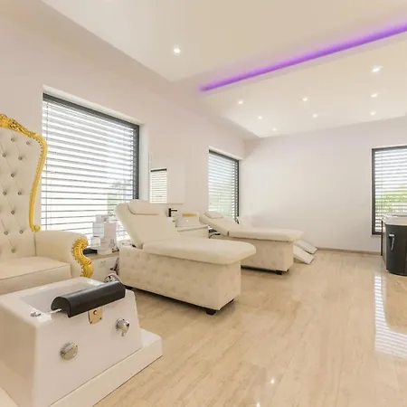 Grandpalazzo Apartment Vir