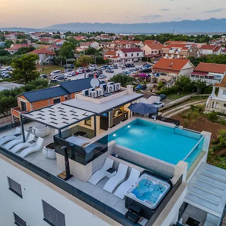 Apartament Grandpalazzo Vir