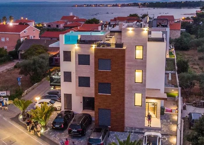 Grandpalazzo With Rooftop Swimming Pool *
