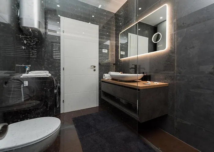 Grandpalazzo With Rooftop Swimming Pool Vir