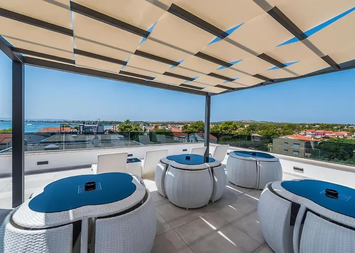 Grandpalazzo With Rooftop Swimming Pool Apartman *