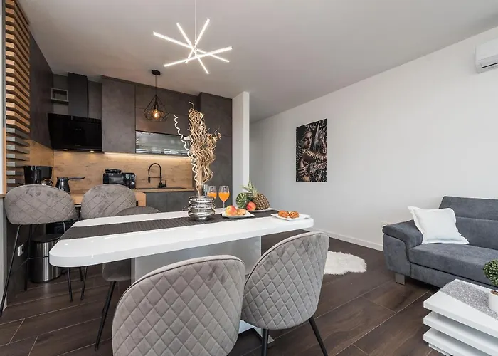 Grandpalazzo With Rooftop Swimming Pool *