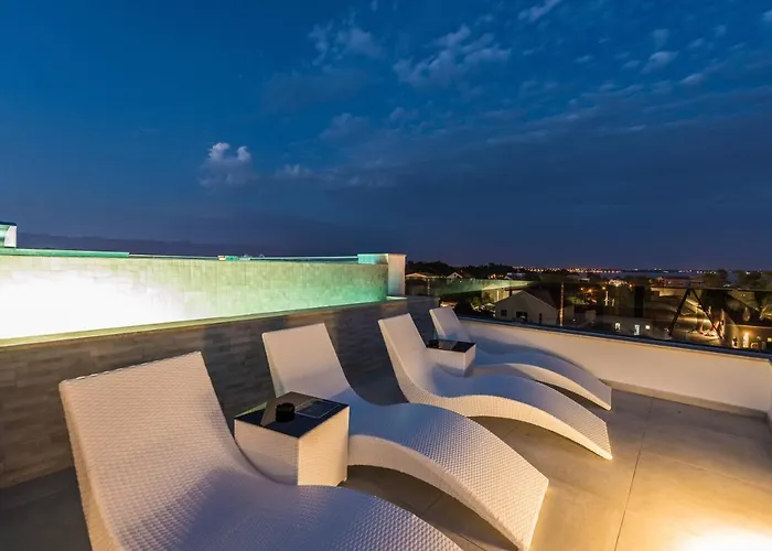 Apartamento Grandpalazzo With Rooftop Swimming Pool Vir