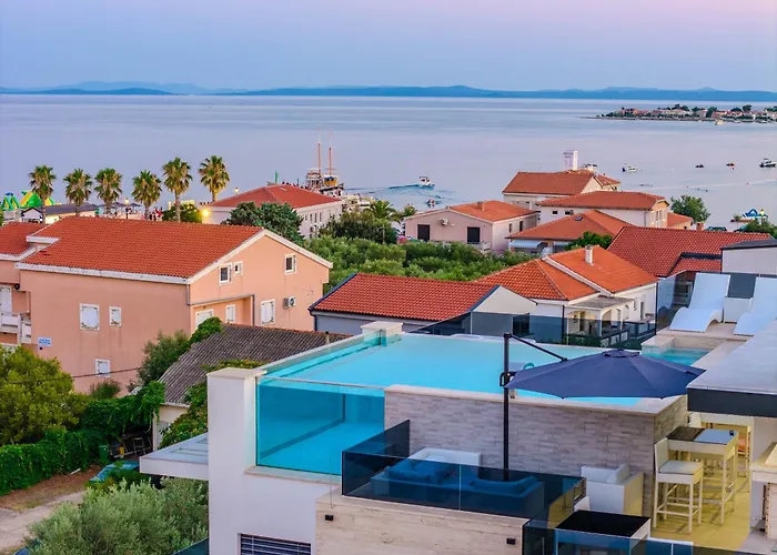 Apartman Grandpalazzo With Rooftop Swimming Pool Vir